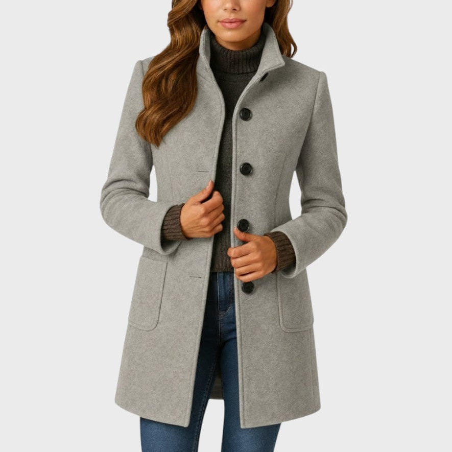 Clara – An elegant and comfortable coat