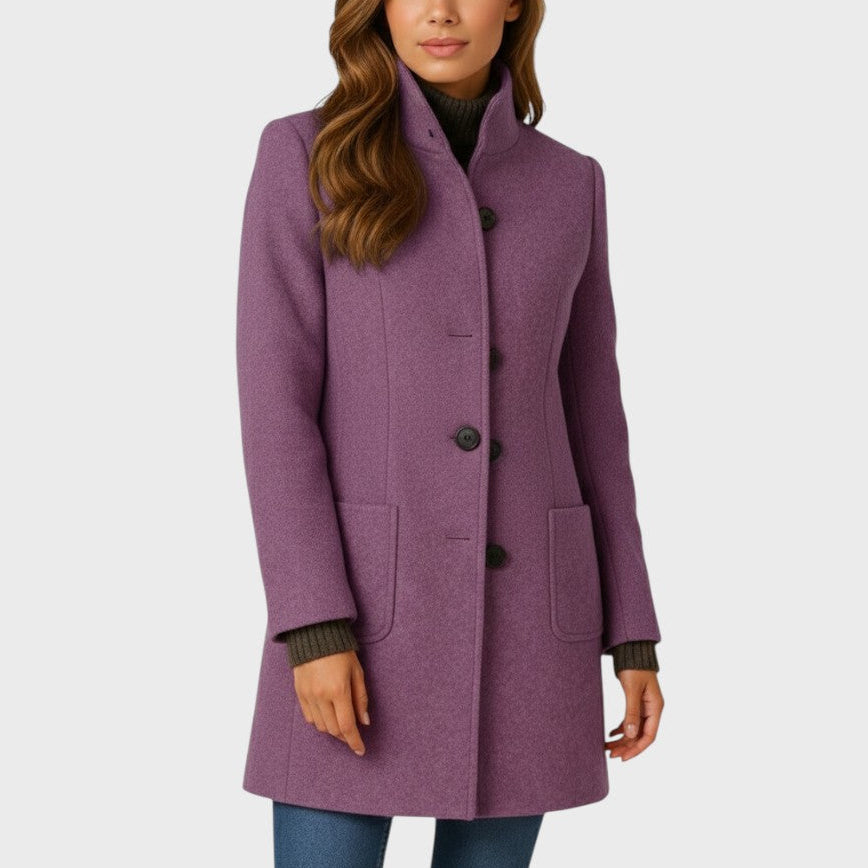 Clara – An elegant and comfortable coat