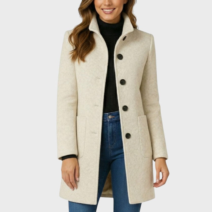 Clara – An elegant and comfortable coat
