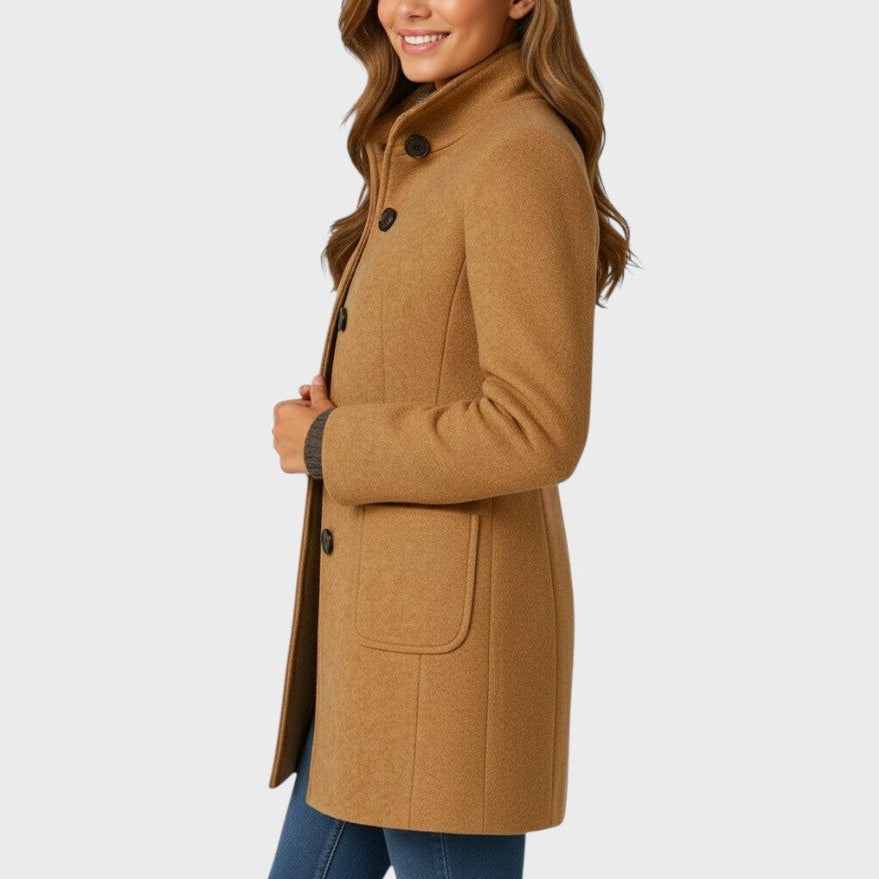Clara – An elegant and comfortable coat
